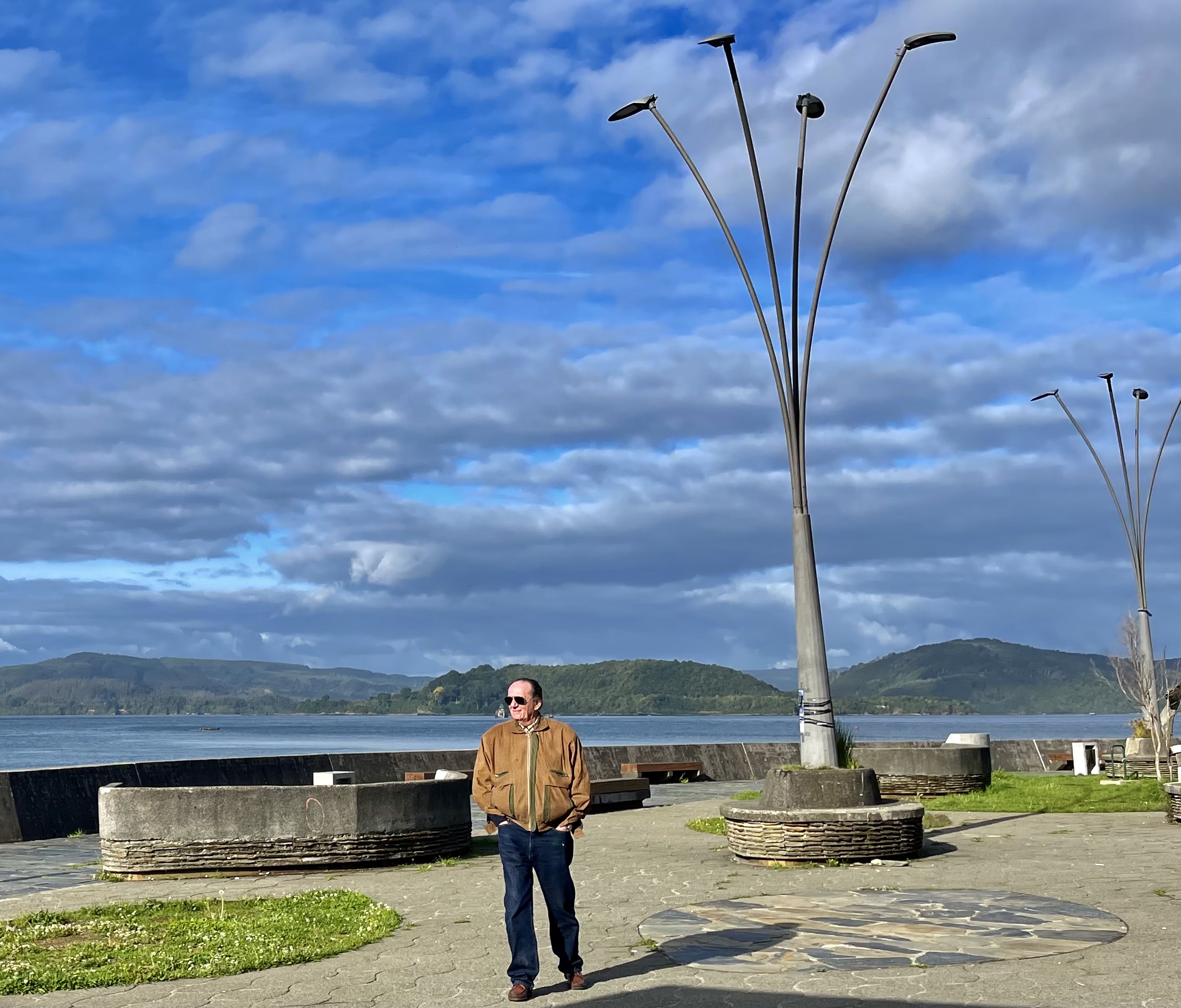 Plaza costanera hacia fuerte San Sebastian La Cruz
